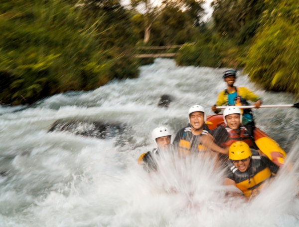 Whitewater Rafting the Deschutes River